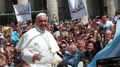 Levelet írt Ferenc pápa az egyház körüli szexuális visszaélésekről
