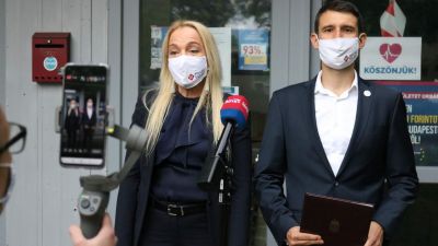 Üres DK-iroda előtt akart Gődény-érdemrendet átadni Dobrev Klárának a Polgári Válasz