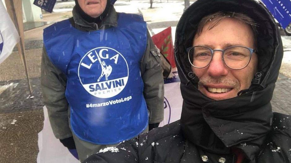 Trieszt alpolgármestere saját kezével dobta kukába egy hajléktalan cuccait