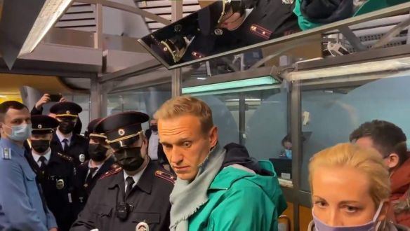 Oroszországba való belépése után azonnal letartóztatták Navalnijt