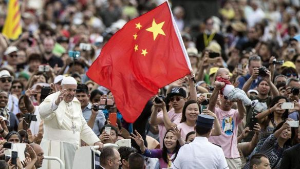 Miért közeledik Ferenc pápa inkább Kínához, mint Trumphoz?