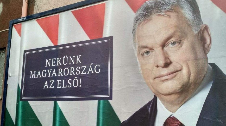 Nem szedeti le az Alkotmánybíróság a jogsértő Orbán-plakátot