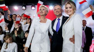 Több ezer panasz érkezett a lengyel elnökválasztás miatt, de mégis érvényes az eredmény