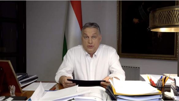 Orbán Viktor bejelentette az iskolák bezárását