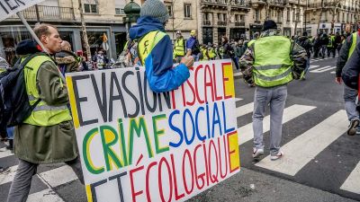 Az Európa Tanács szerint nem frankó, hogy gumilövedékkel lövik ki francia tüntetők szemét