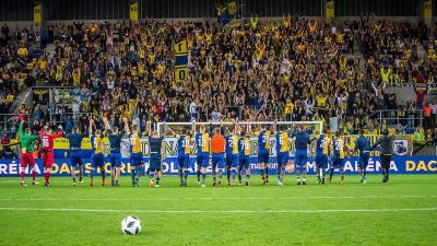 A magyarok legfontosabb focimeccsét a szlovák bajnokságban rendezik szombaton