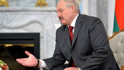 Többek között a magyarok olaját is megcsapolná Lukasenka
