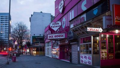 Hamburgi szexmunkások a német bordélyházak újranyitását követelik