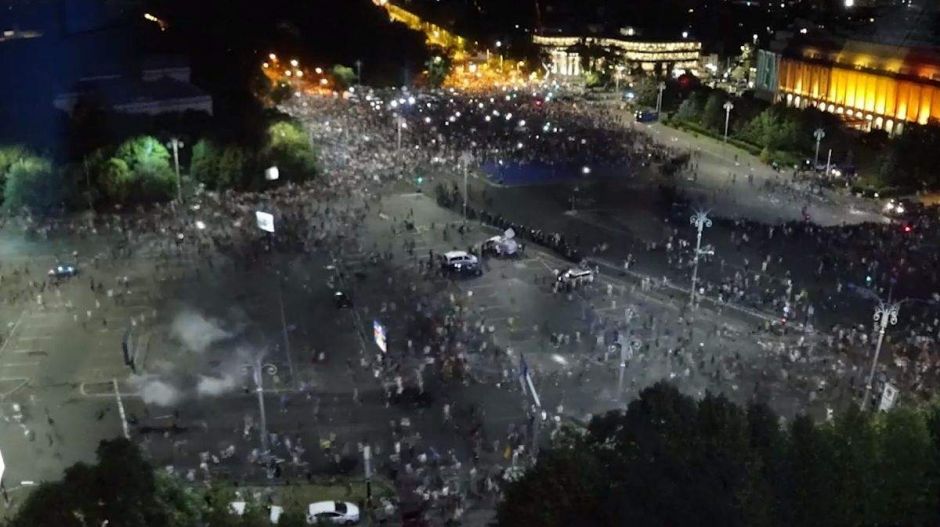 Nincs ennél látványosabb videó a bukaresti tüntetésoszlatásról 