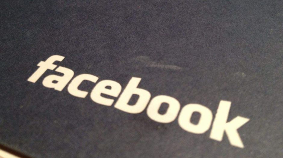 Már jeleznie kell a Facebooknak, ha egy bejegyzés álhír a szingapúri kormány szerint