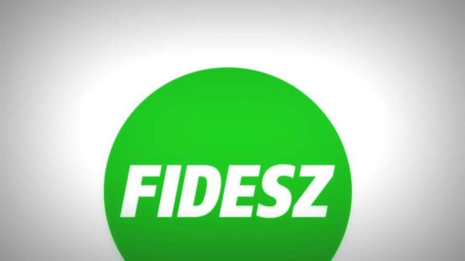 Be kell-e zöldülnie a Fidesznek? Ez a hét kérdése, szavazz!
