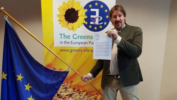 Tényleg kitennék az LMP-t az Európai Zöldek? Megkérdeztük a Közép-Európáért felelős elnökségi tagot