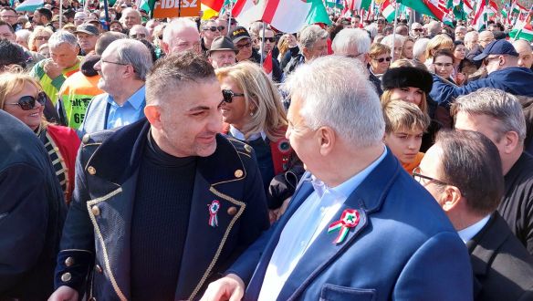 Győzike tiszta tudattal támogatja a Fideszt