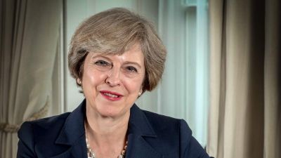Theresa May inkább elhalasztja az új kilépési tervezet bemutatását