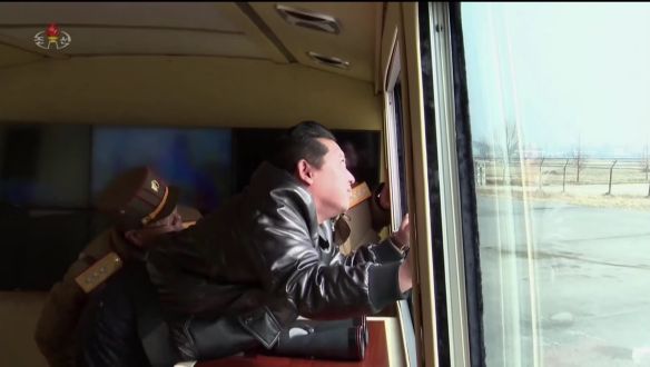 Hihetetlen filmet forgatott Észak-Korea hiperszonikus rakétájának tesztjéhez
