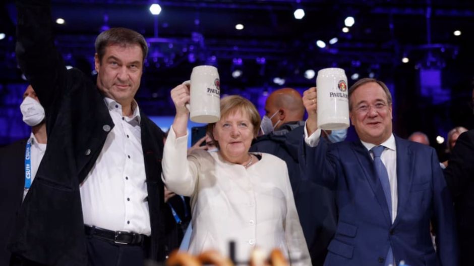 Míg az egykori Merkel-párt rendezni próbálja a sorait, az SPD jól áll a koalíciós tárgyalásokkal