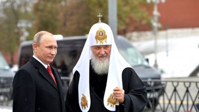 Dollármilliárdos vagyonnal a háta mögött ad vallási hátteret Putyinnak: ő Kirill pátriárka