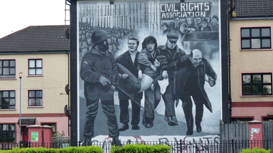 Több ezren tüntettek a brit imperializmus ellen Észak-Írországban