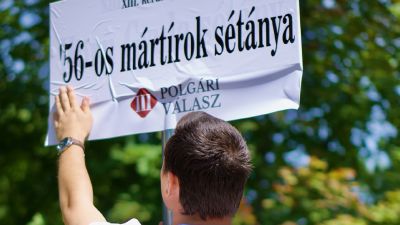 Videó: ’56-os mártírok sétányára nevezte át a Horn Gyula sétányt a Polgári Válasz