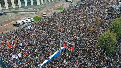Háromszáznál is több tüntetőt vettek őrizetbe Moszkvában