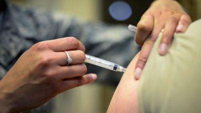 Koronavírus: négyszázmillió adagnyi kísérleti vakcinához juthatnak közösen a németek, franciák, hollandok és olaszok
