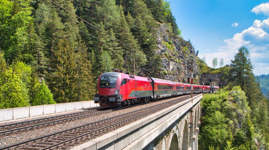 Olcsó expresszvonatokkal váltaná ki az osztrák vasút a fapados repülőket Európában