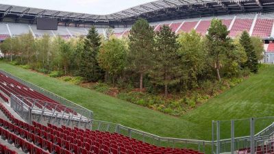 Mielőtt elájulnál a fákkal teleültetett osztrák stadiontól, tudd meg, mennyi pénz tűnt el körülötte!