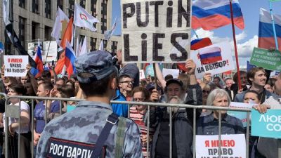 Húszezren követeltek szabad választásokat Moszkvában
