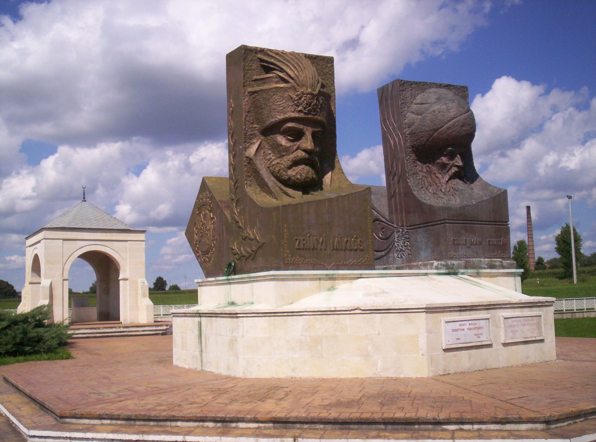 Szulejmán és Zrínyi Miklós emlékműve Szigetvárnál.