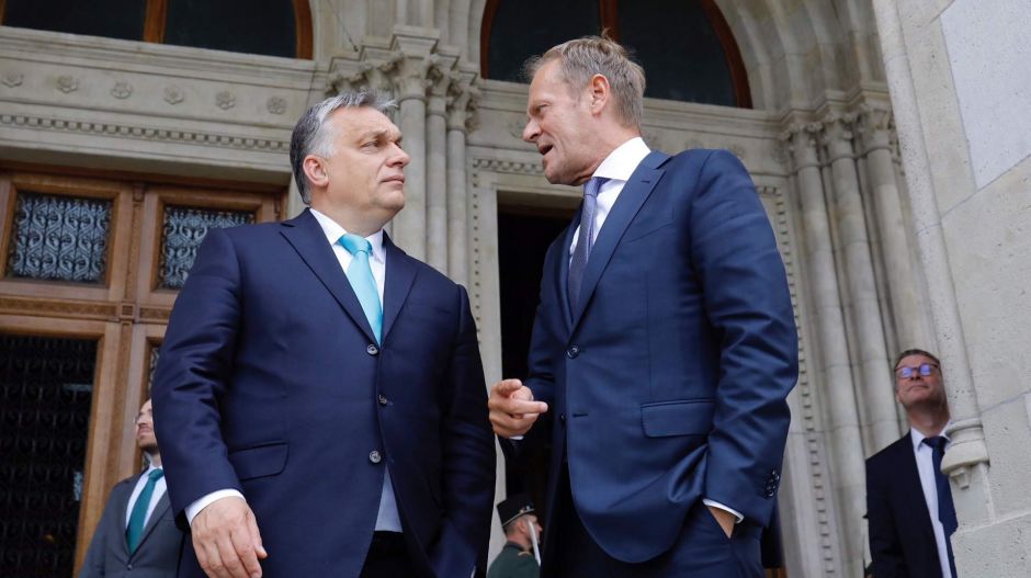 Már a lengyel jobbközép is kizárná a Fideszt, de a járvány miatt nem lesz könnyű