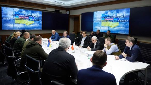 Masszív fegyverszállítmányok, EU-képviselet Kijevben – ezekről tárgyalt Kijevben a három EU-s kormányfő