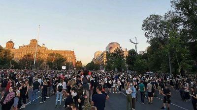 Péntek este is ezrek tüntetnek Szerbiában a rezsim ellen