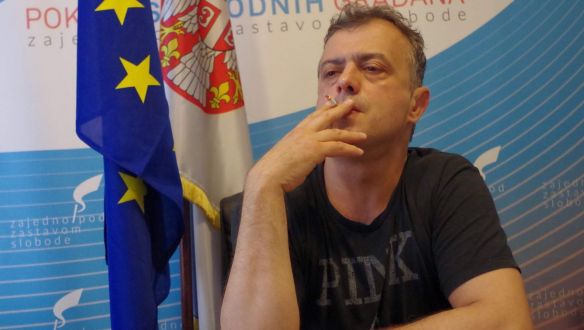 Ezek óriási bűnözők, mindig is azok voltak – a szerb ellenzék színész vezetője az Azonnalinak