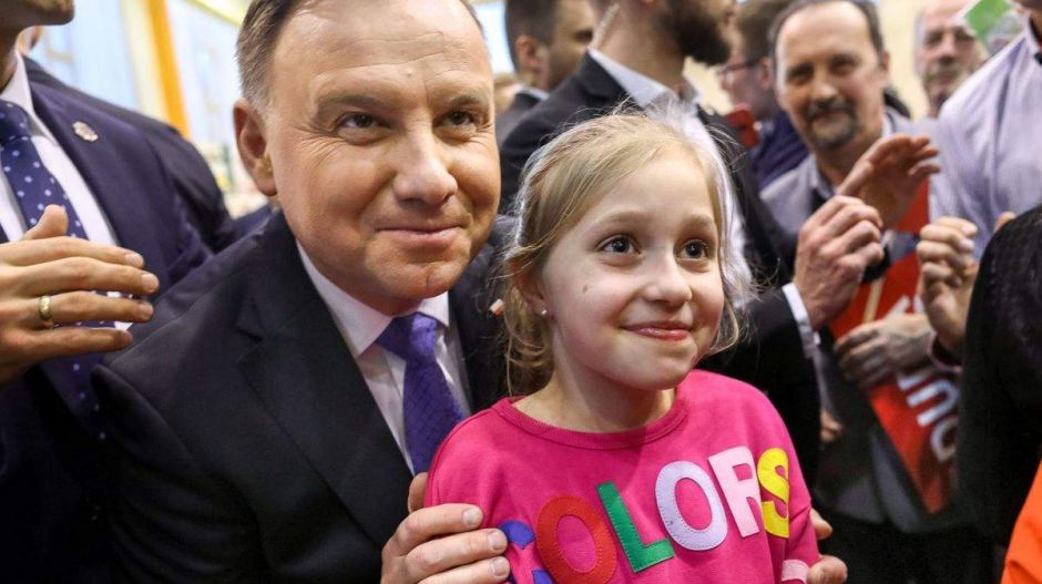A járvány csúcsán is megtartanák az elnökválasztást a lengyelek – de hogyan és miért?