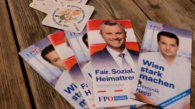 Miért bukott ekkorát az FPÖ, és visszatérhet-e még Strache?