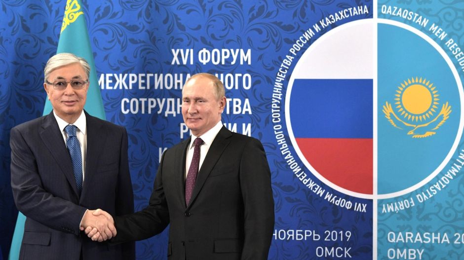 Putyinnak is komoly figyelmeztetés, ami Kazahsztánban történik
