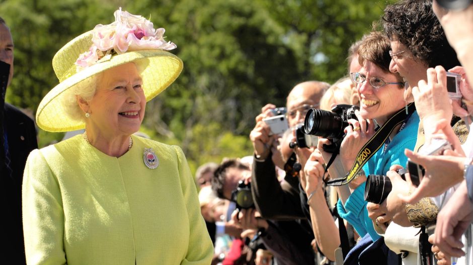 Mégsem II. Erzsébet fogja megtartani a királynő beszédét a brit parlamentben