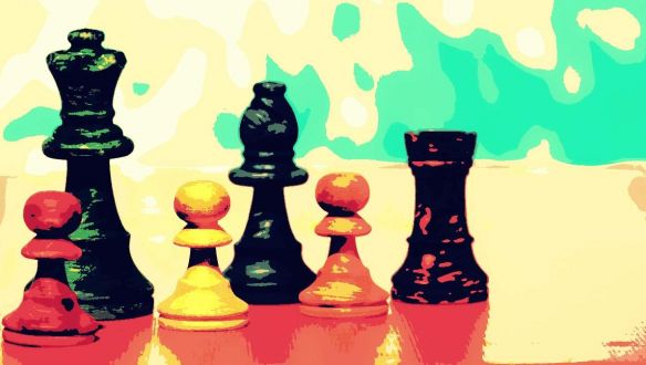 Kinek jó az előválasztás: azaz ki nyeri a stratégiai játékot?