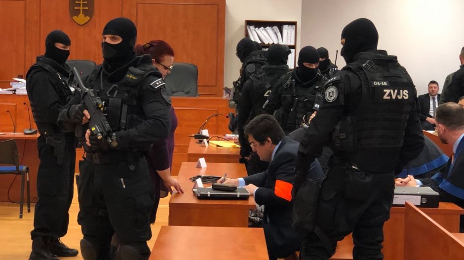 Újra bíróság előtt a Jan Kuciak meggyilkolásával vádolt vállalkozó, Robert Ficót is beidézhetik tanúnak