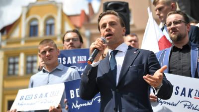 Annak, hogy illiberális, nem sok értelme van – a lengyel szélsőjobb vezetője az Azonnalinak