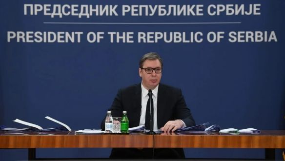 Vučić: hiába nagy a nyomás, nem lépünk fel Oroszországgal szemben