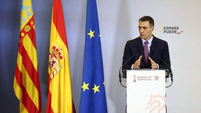 A spanyol lakosság jelentős részének beoltását ígérte jövő nyárig a miniszterelnök