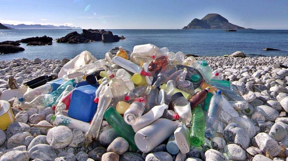 Megszavazta az EP, hogy betiltsanak egy csomó műanyagszemetet