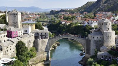 Értékelhető jogállamisági eredmény nélkül ömlik az uniós pénz a Nyugat-Balkánra