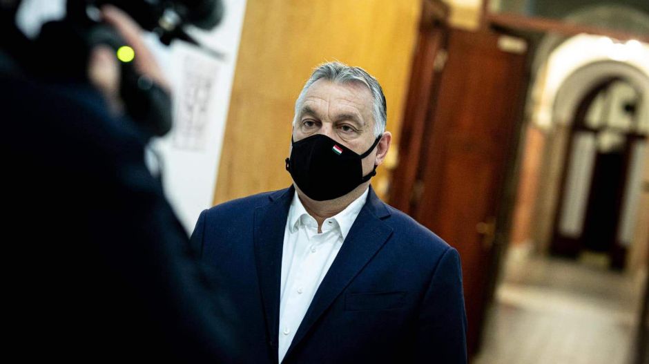 Orbán: Kötelező maszkhordás jön a közterelüteken, belátható távolságban a vakcina