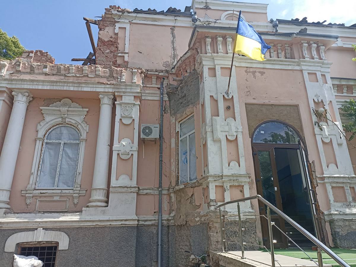 A megsérült városháza Orihivben