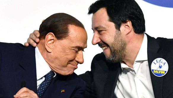 Berlusconi nem kizárná Orbánt a Néppártból, hanem még Salvinit is felvenné mellé