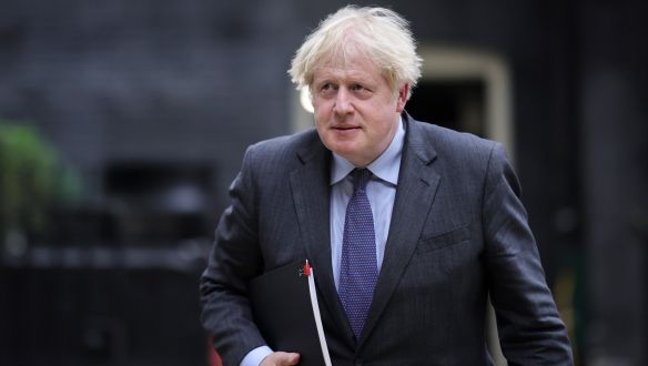 Nem vonul karanténba Boris Johnson, pedig érintkezett koronavírus-fertőzött miniszterével