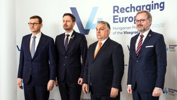 Stratégiai nyugalom: Orbán a legpasszívabb a háborúban a V4-es kormányfők közül