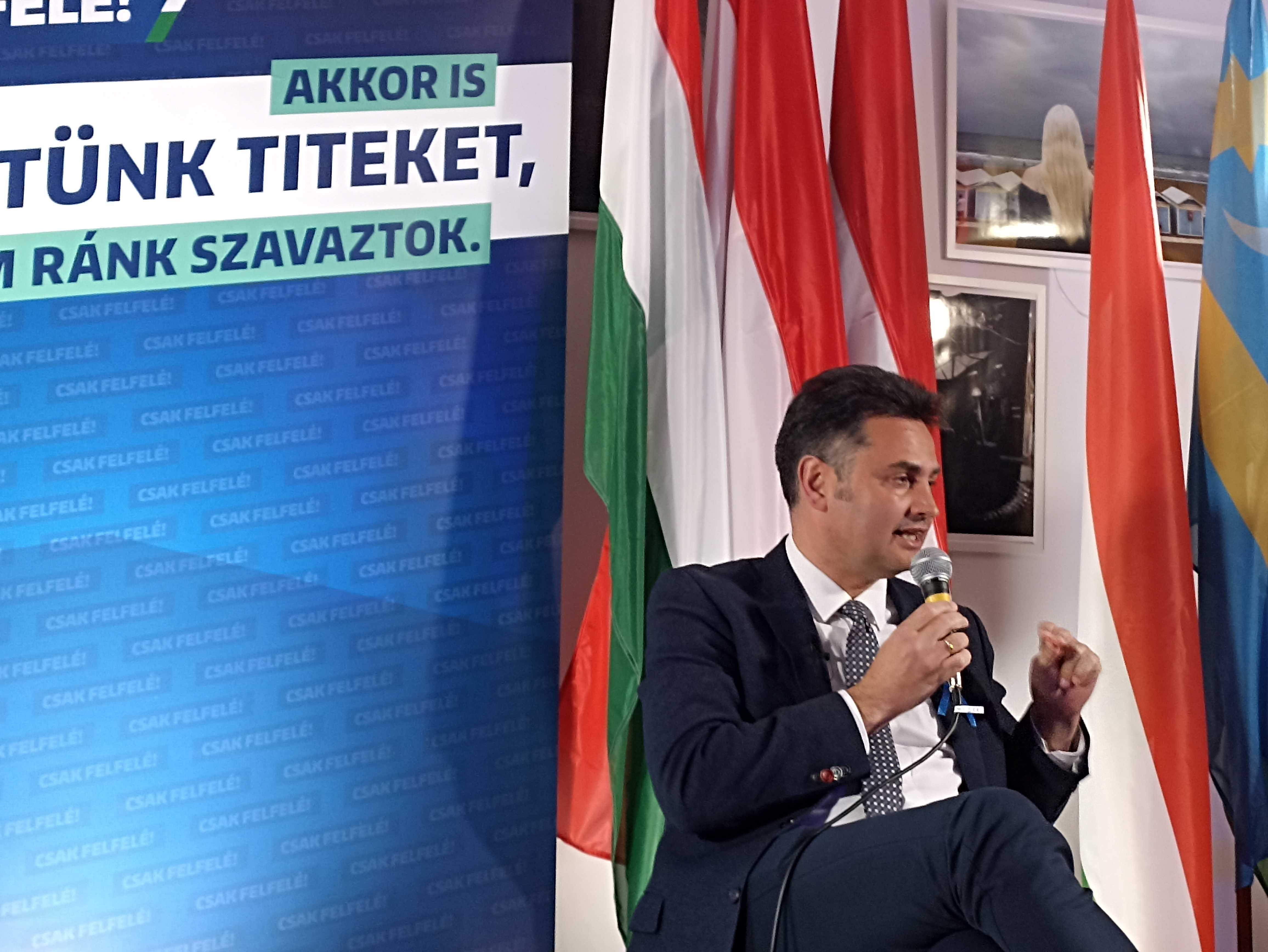 Márki-Zay Péter a helyi problémák helyett inkább a saját paneljeit hangoztatta, amik leginkább Magyarországra és az Orbán-rendszerre vonatkoztak.